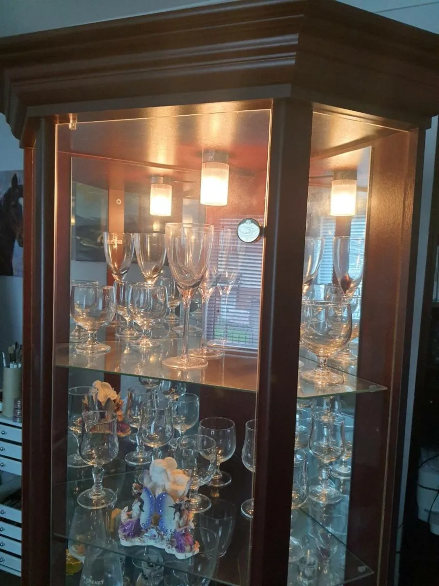 Corner dispay cabinet - Image 2