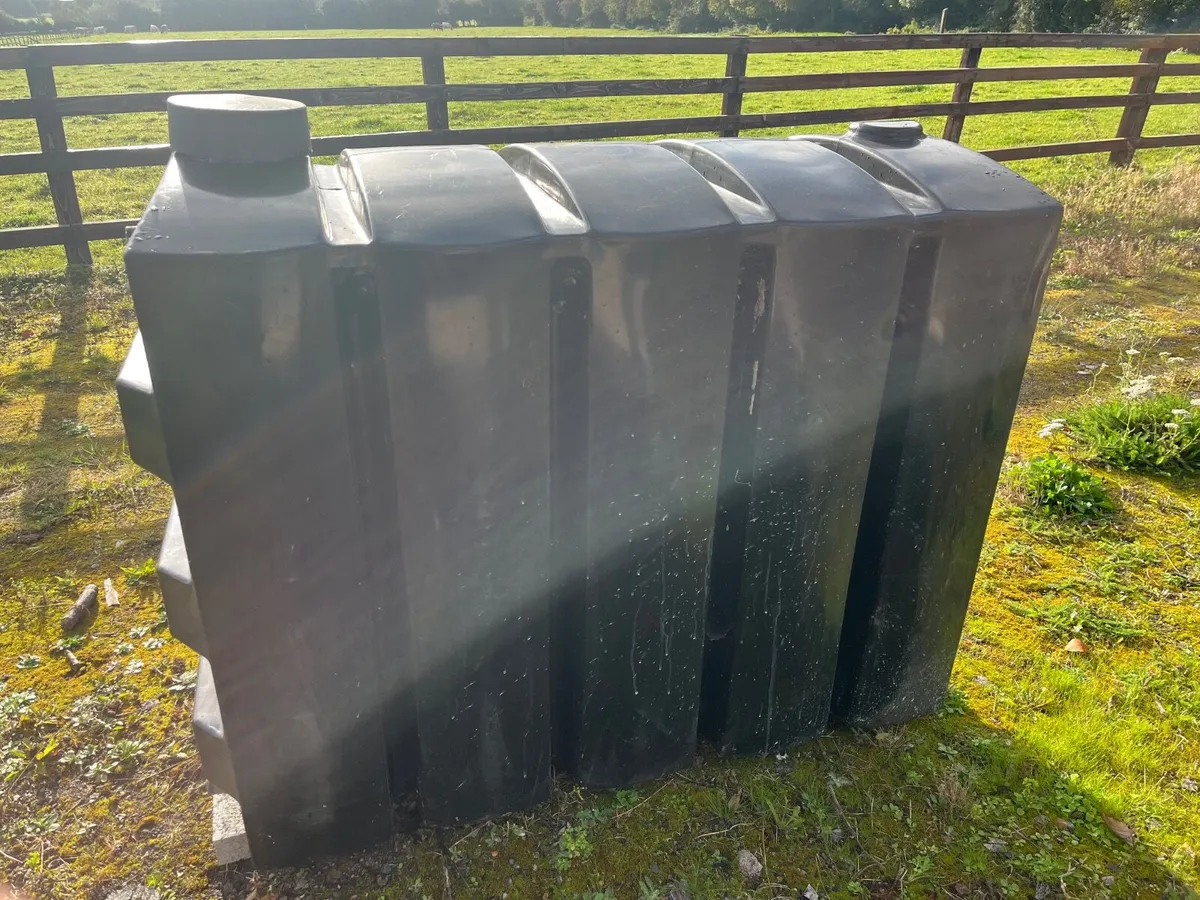 Water tank - Image 1