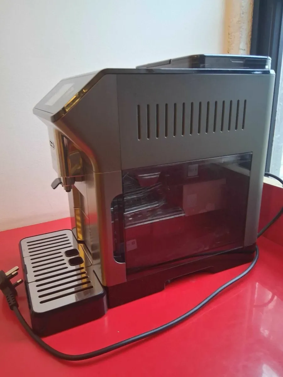 DeLonghi Eletta Explore Bean to Cup coffee machine - Image 3