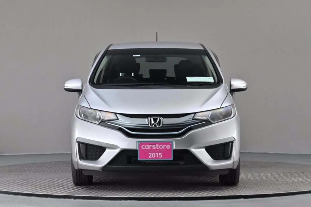 Honda Fit 1.5 Hybrid Auto  reverse Cam android Ca - Image 2