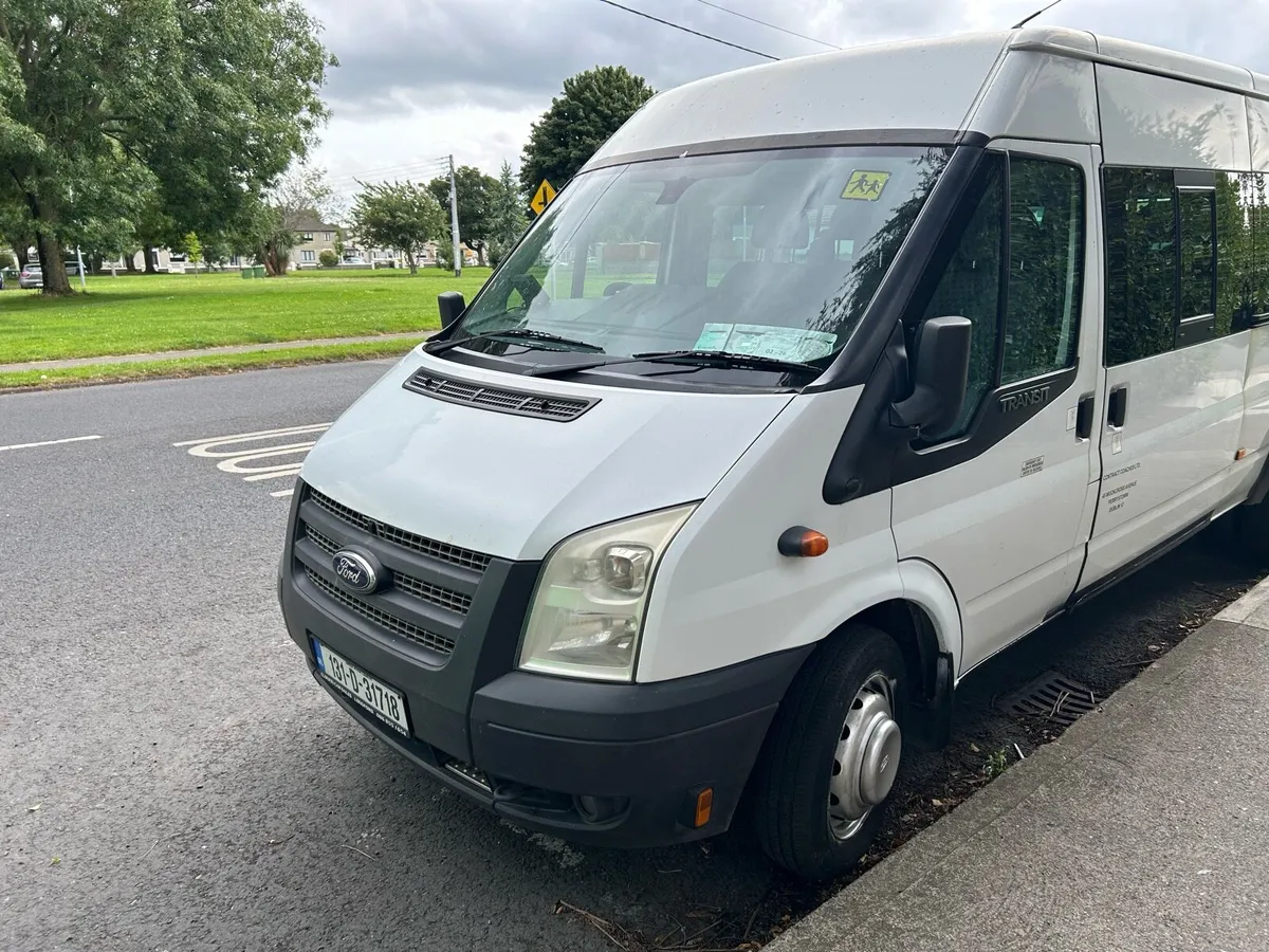 Mini bus - Image 1