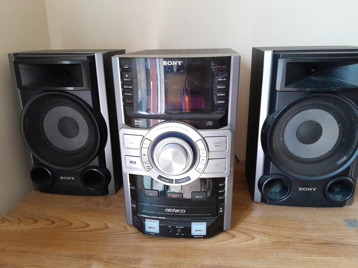 Samsung Stereo + speakers - Image 1