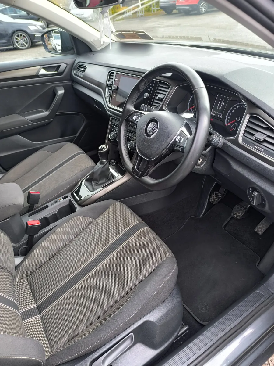 191 Volkswagen T-Roc 1.6 TDI - Image 3