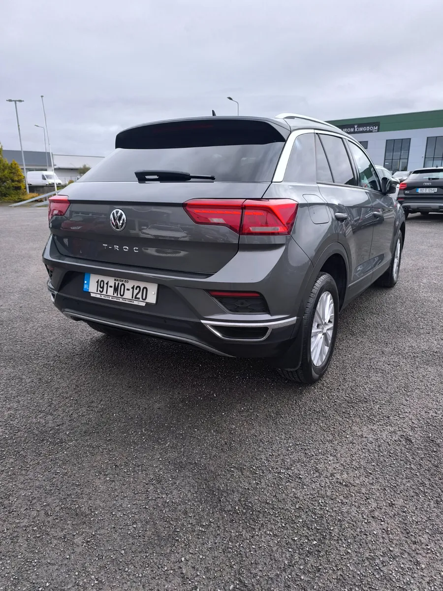 191 Volkswagen T-Roc 1.6 TDI - Image 2