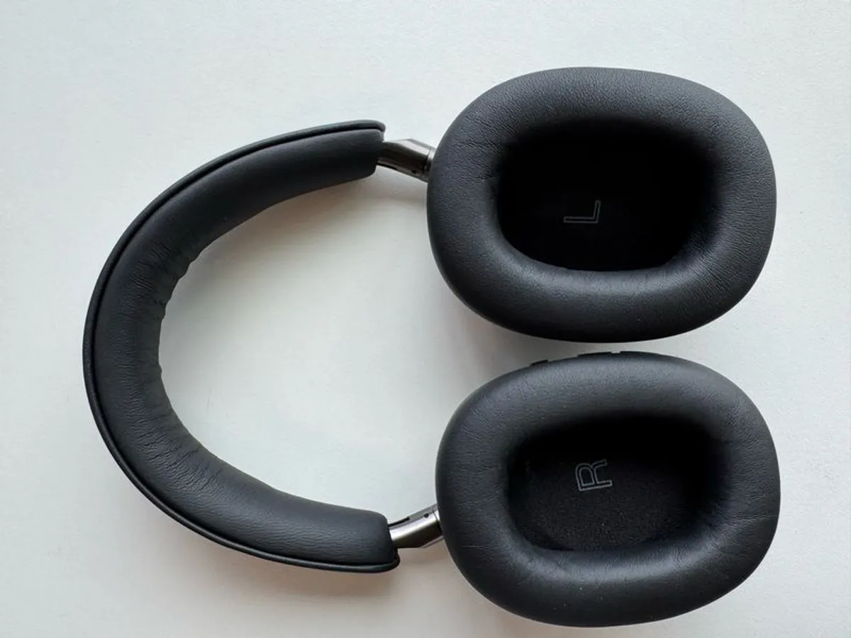 Bowers & Wilkins PX8 High End Bluetooth Noise Cancelling Headphones - Image 4