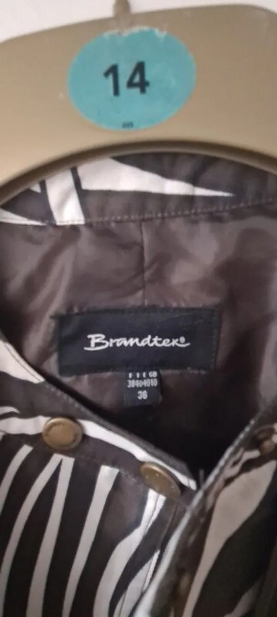 Ladies Clothing - Image 3