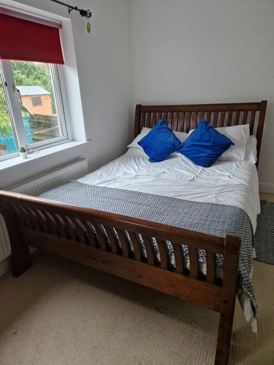 Kingsize Wooden Sleigh Bed - Image 3