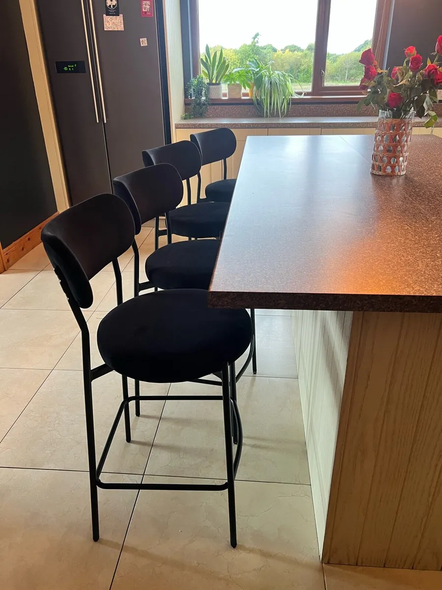 Set of 4 Black Velvet Bar Kitchen Stools - Image 1