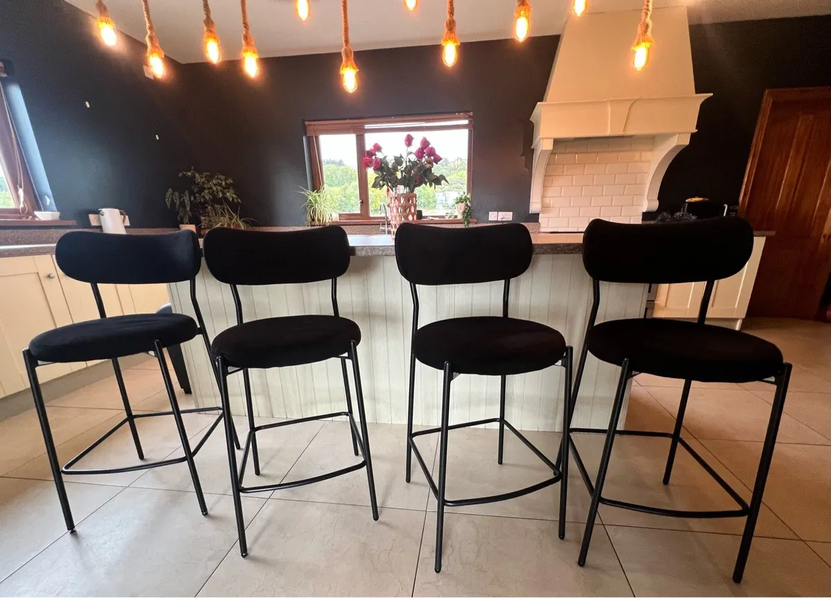 Set of 4 Black Velvet Bar Kitchen Stools - Image 3
