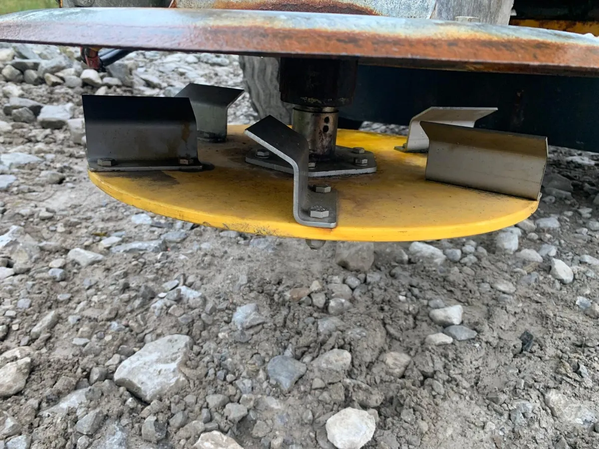CUTHBERTSON 3.6T GRITTER/LIME SPREADER - Image 4