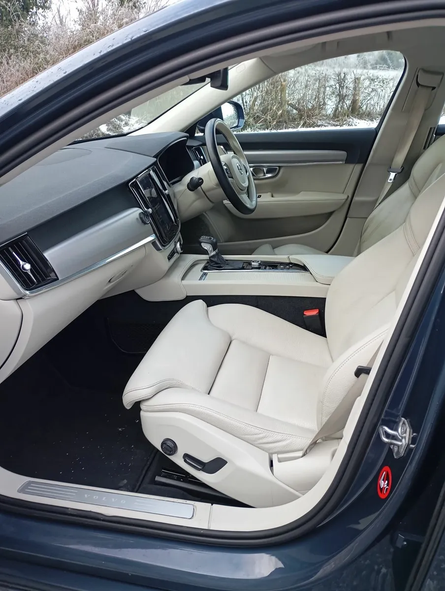 Volvo S90 2019 - Image 2