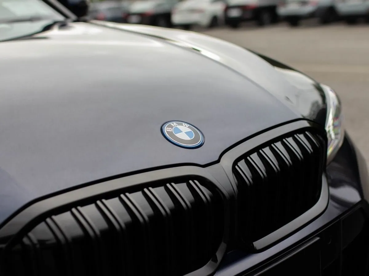 BMW 3 Series 330e M Sport - Image 4