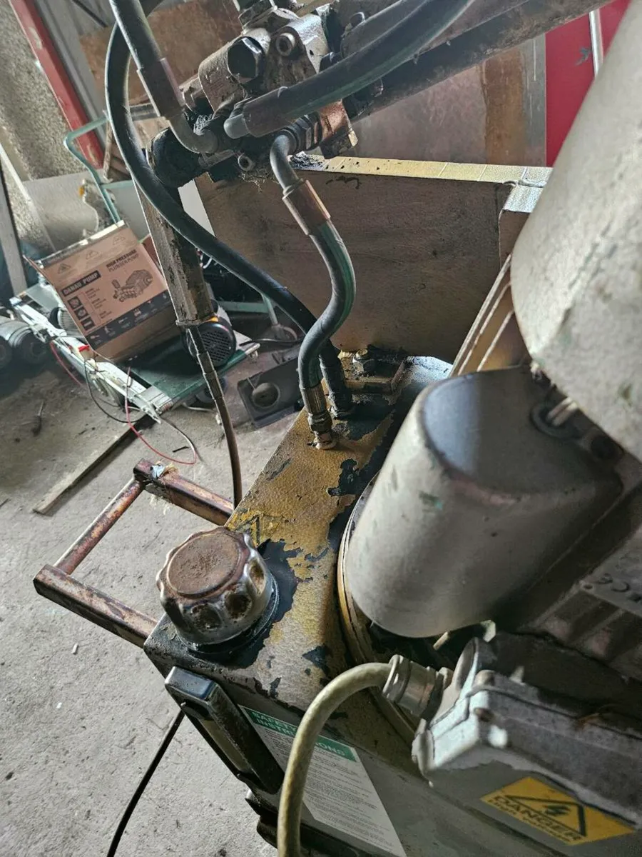 Alligator metal hydraulic shears - Image 4