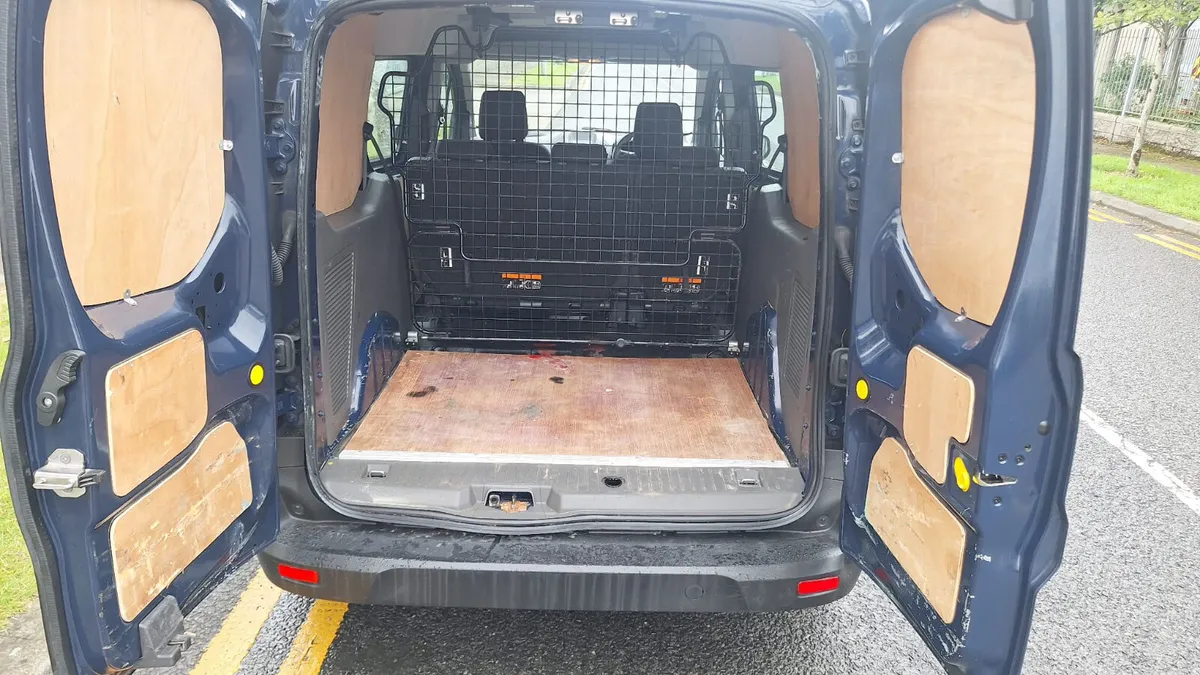Ford Connect Crewcab 2021 - Image 4