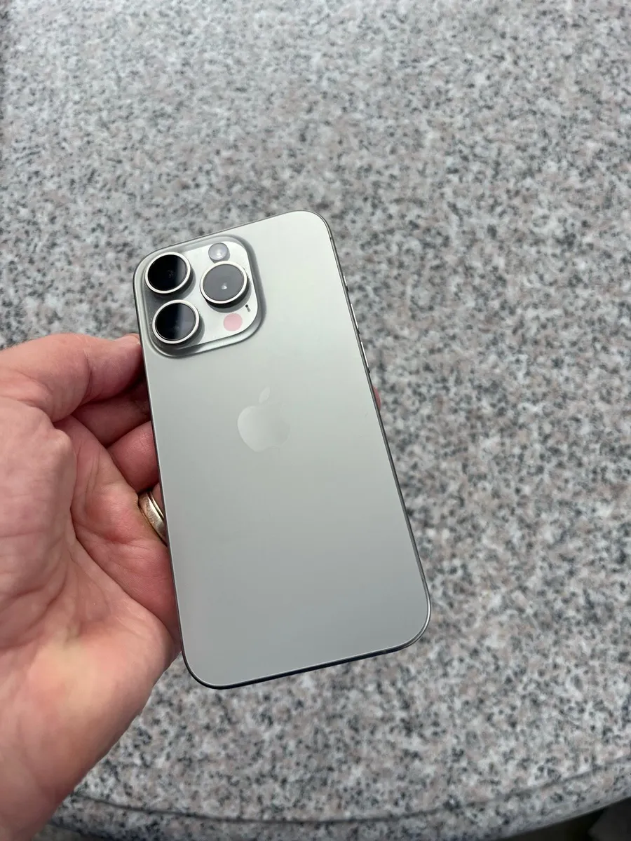 iPhone 15 Pro - Image 2