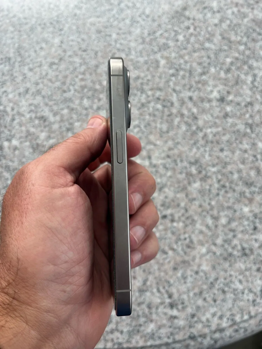 iPhone 15 Pro - Image 3