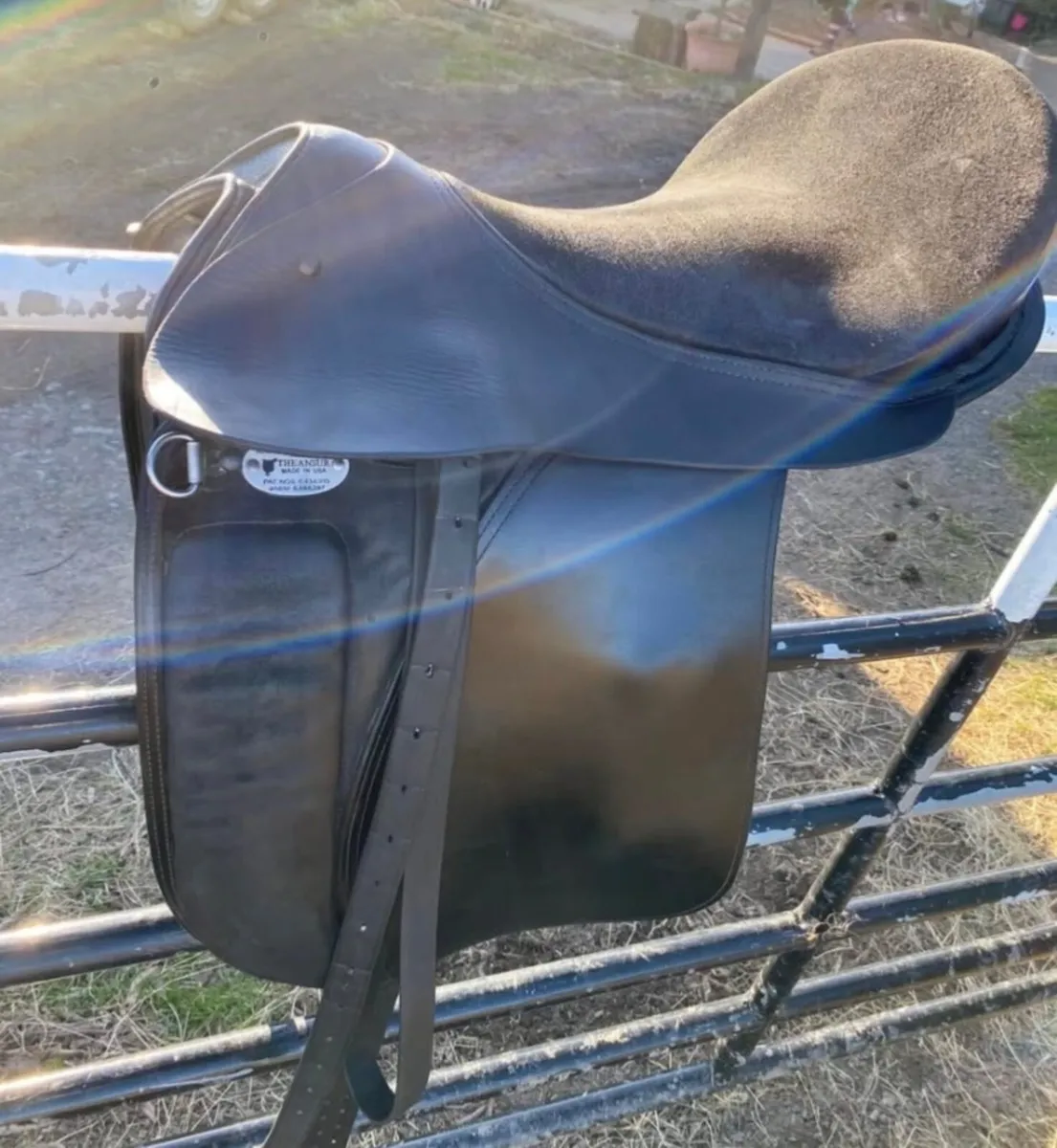 17 inch treeless dressage saddle Ansure USA - Image 2