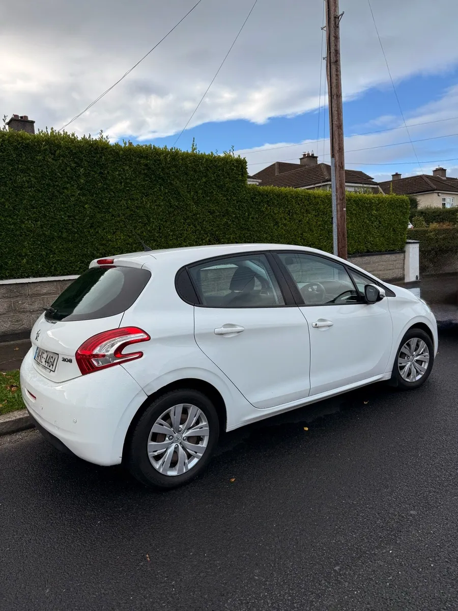 Peugeot 208 - White 2014 - Image 4