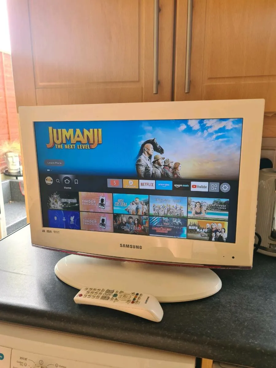 Samsung white TV 22" - Image 1