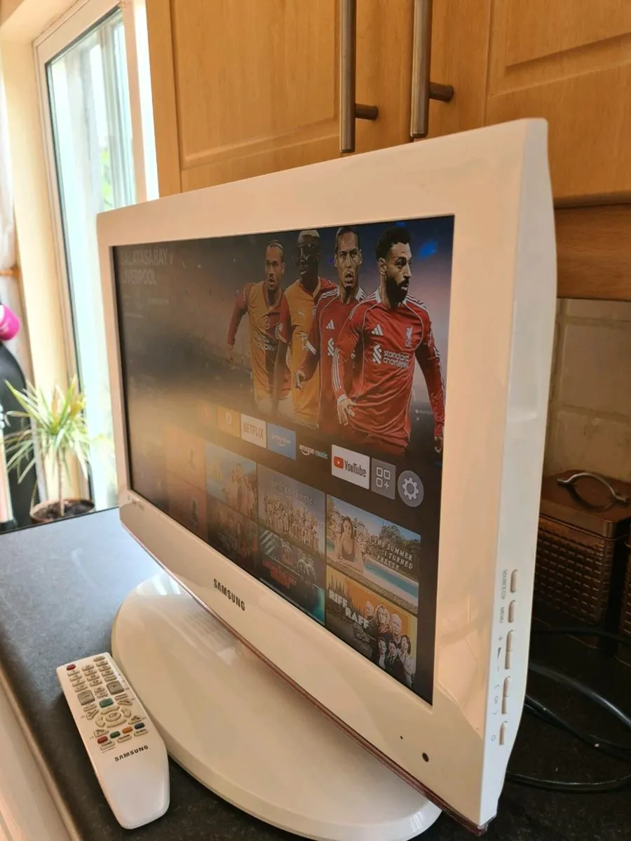 Samsung white TV 22" - Image 2
