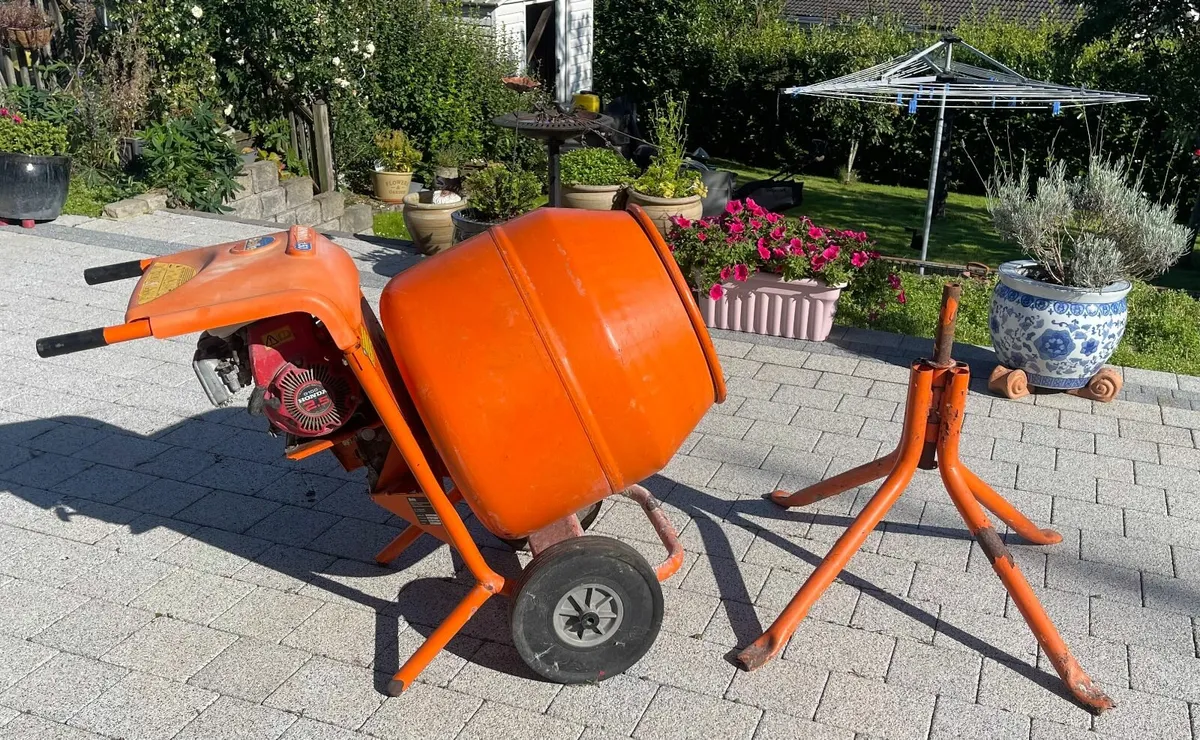 Belle 150 petrol cement mixer - Image 1