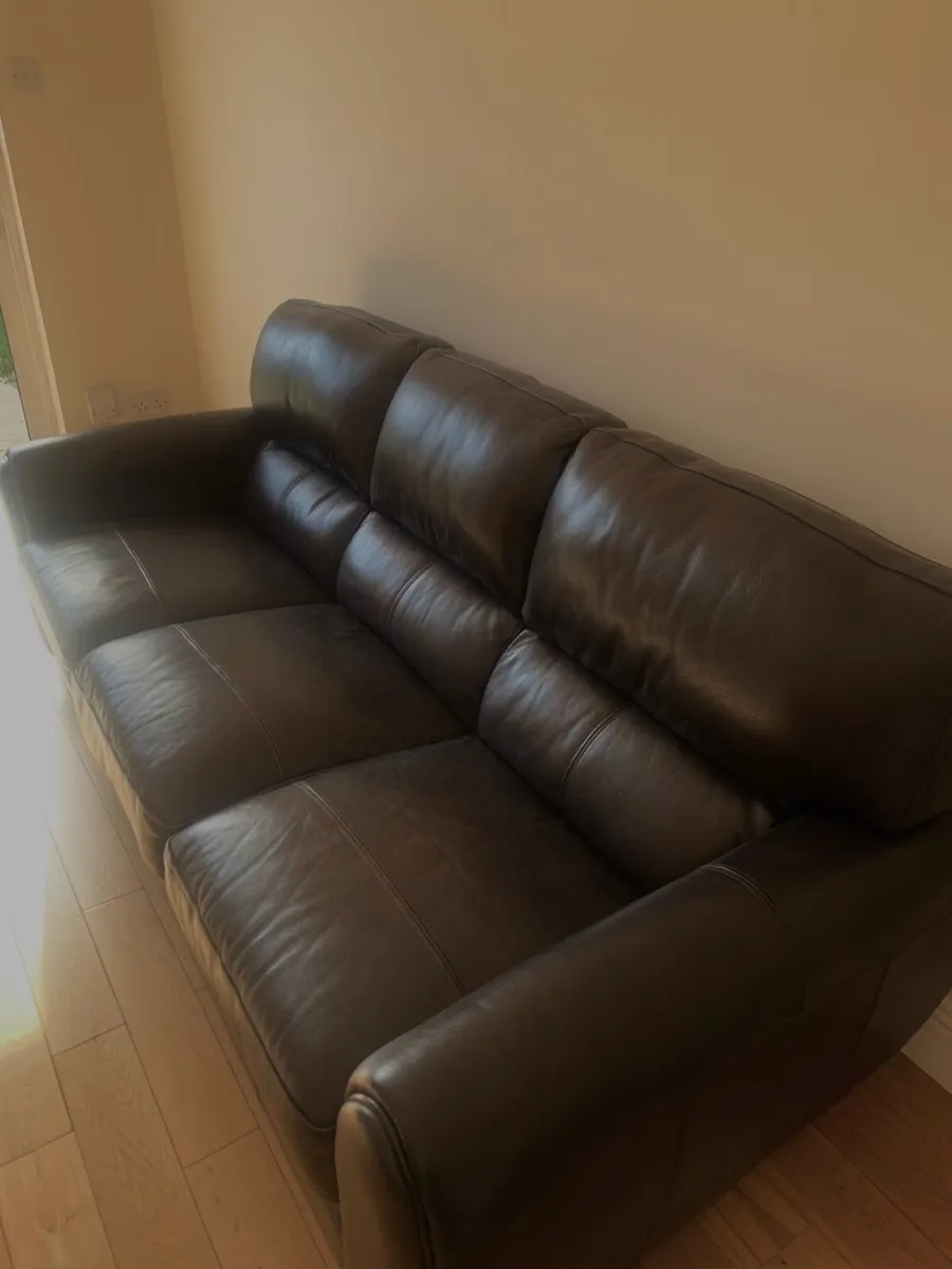 Brown leather sofas 3 + 2 - Image 2