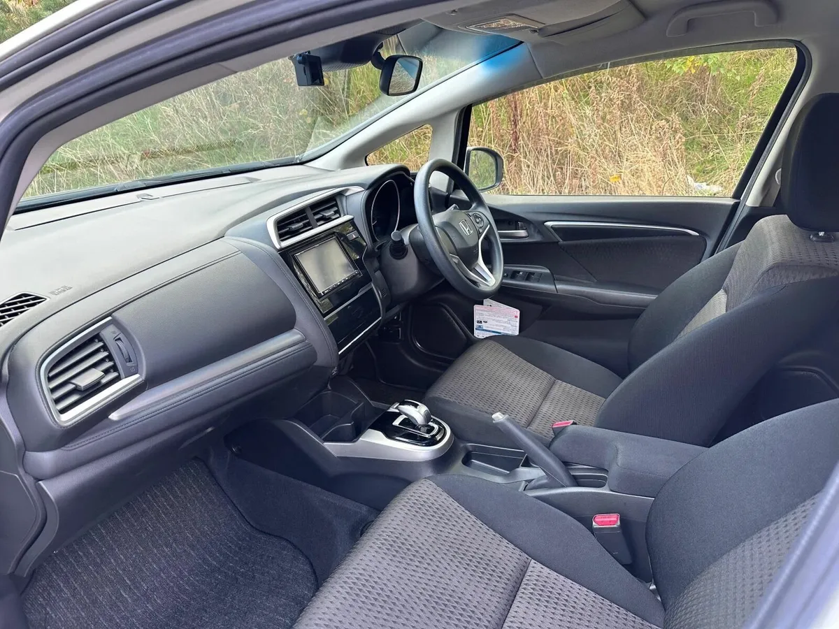 Honda Fit 2019 - Image 2