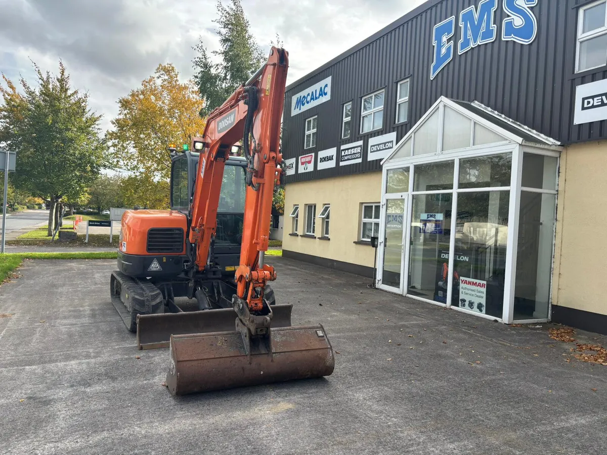 2019 Doosan DX63-3 - Image 3