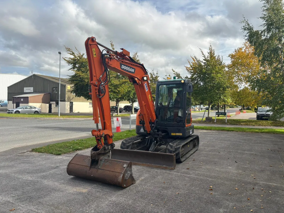 2019 Doosan DX63-3 - Image 4