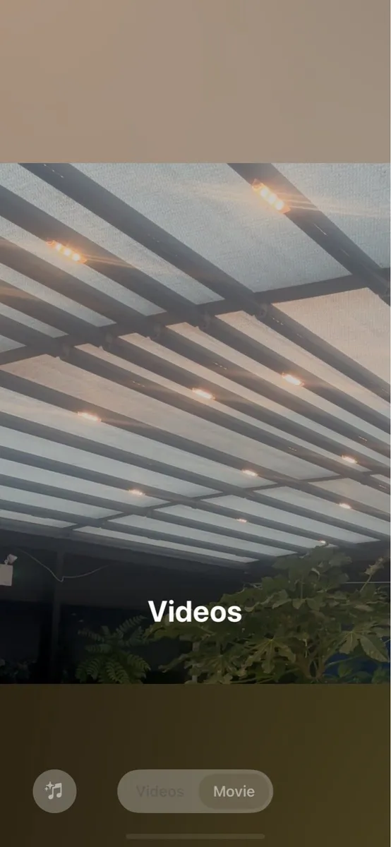 Motorised roof