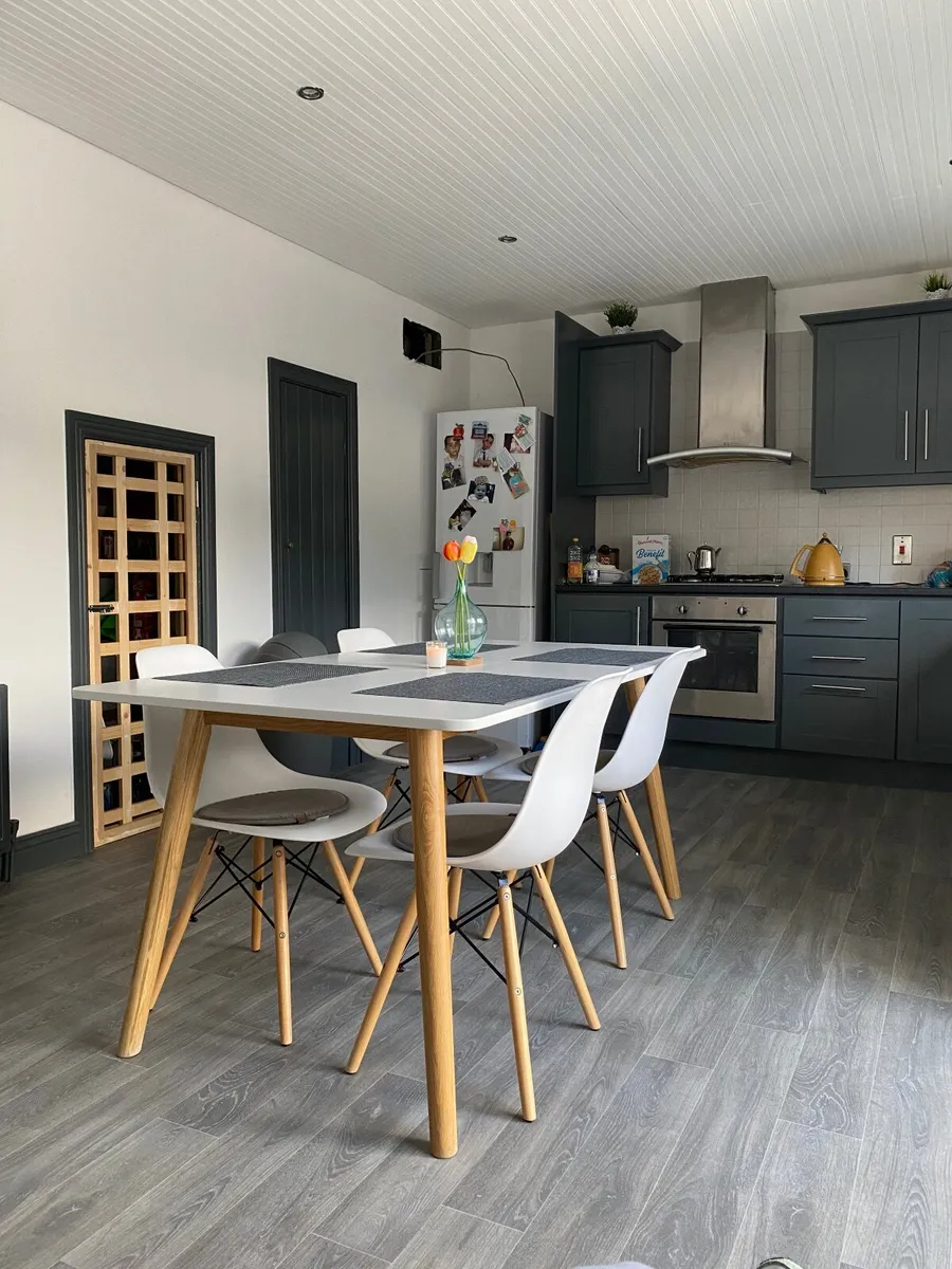 Dining table and 4 chairs - Image 2