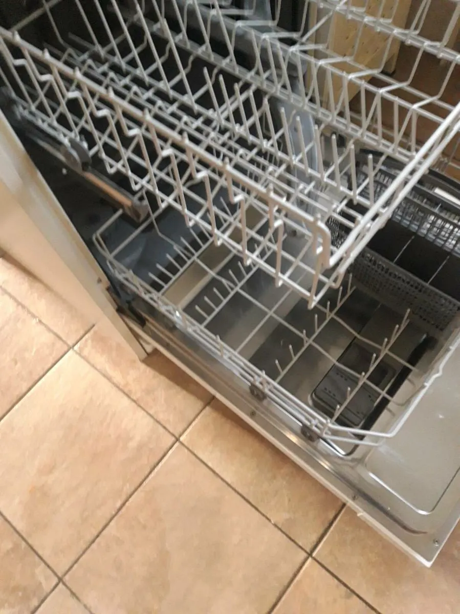 Dishwasher - Image 1