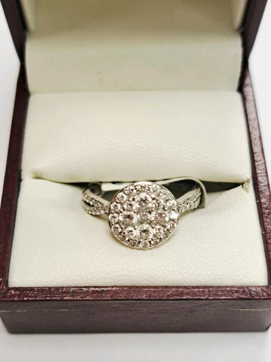 18K White Gold Diamond Ring 18CT - Image 1