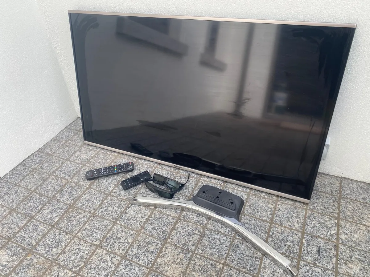 Panasonic TV 3D 48inch - Image 3
