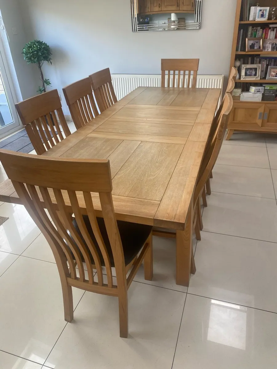 Solid Oak extendable Dining table - Image 2