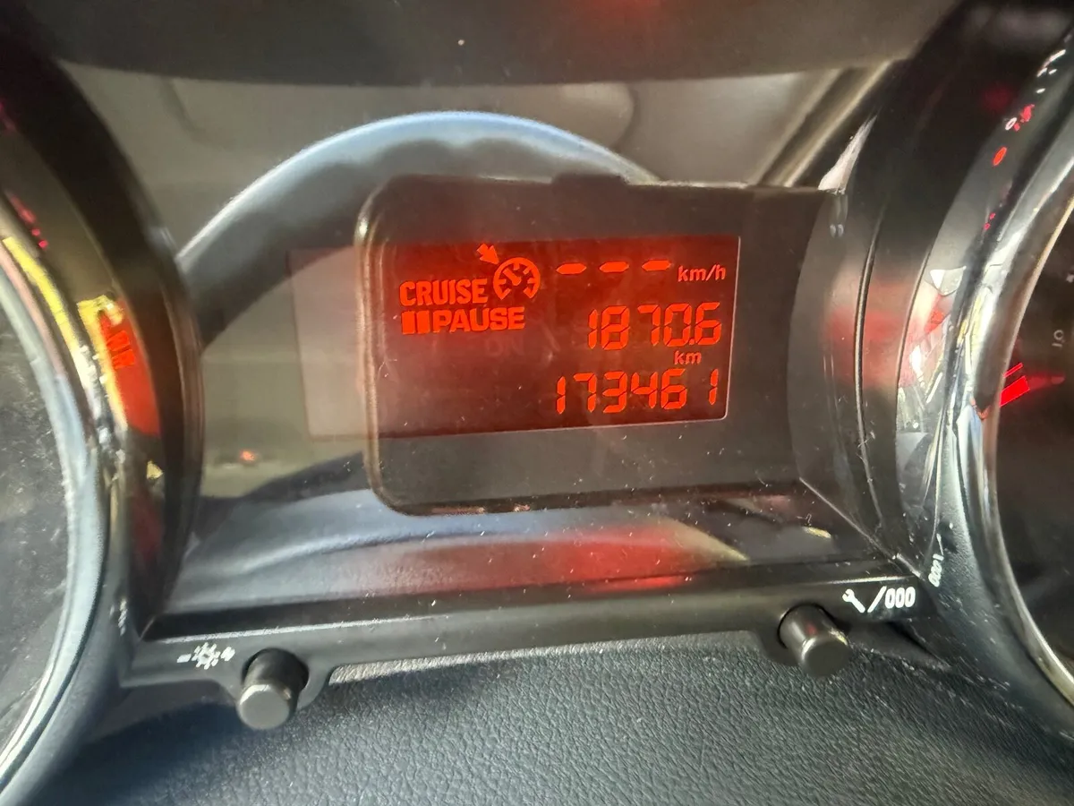 Peugeot 5008 2013 - Image 3