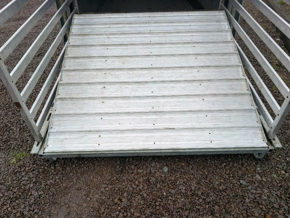 Ifor Williams Tri-Axle Cattle/Sheep(no Vat) - Image 4