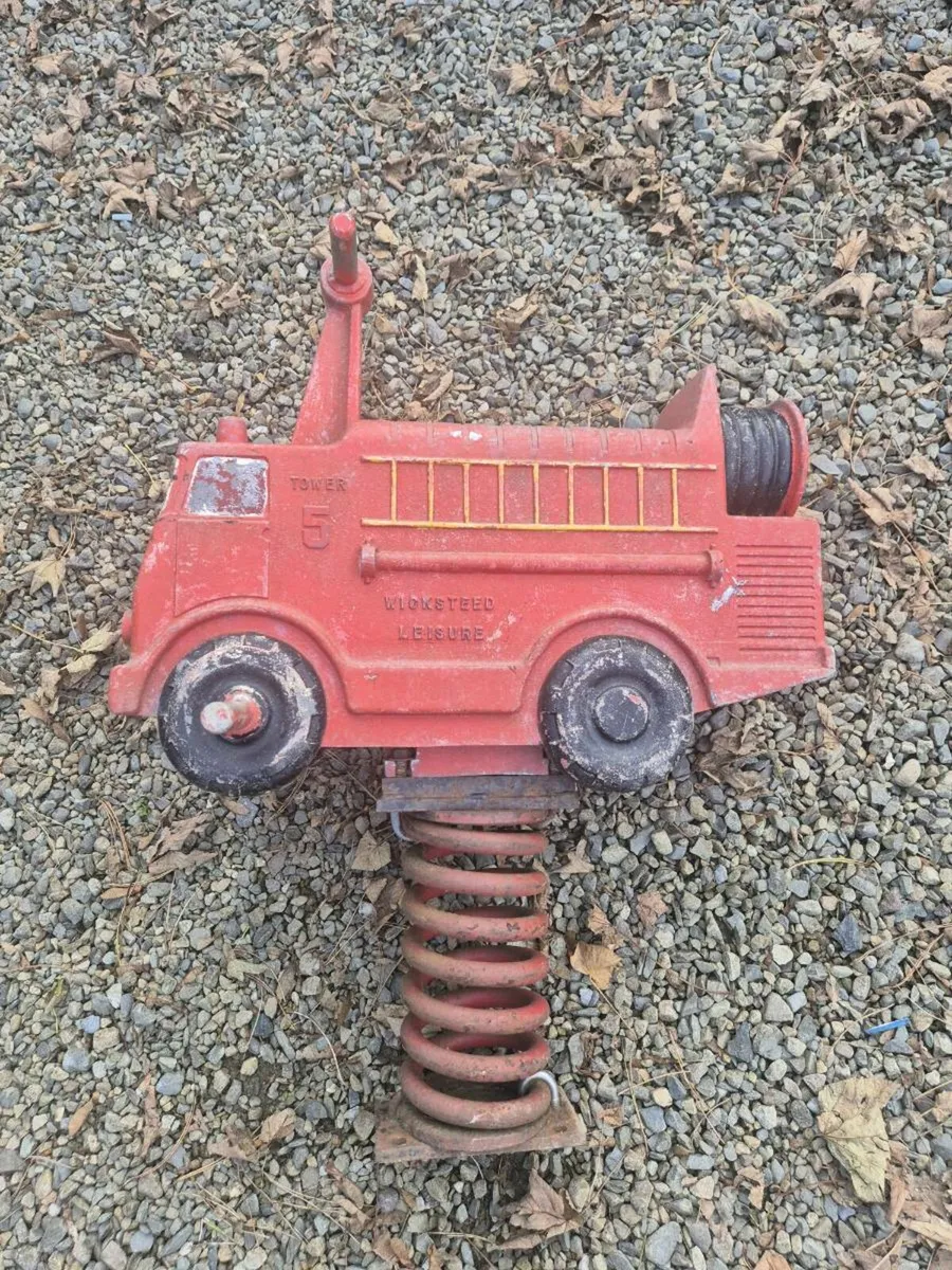 Old playground ride - Image 1