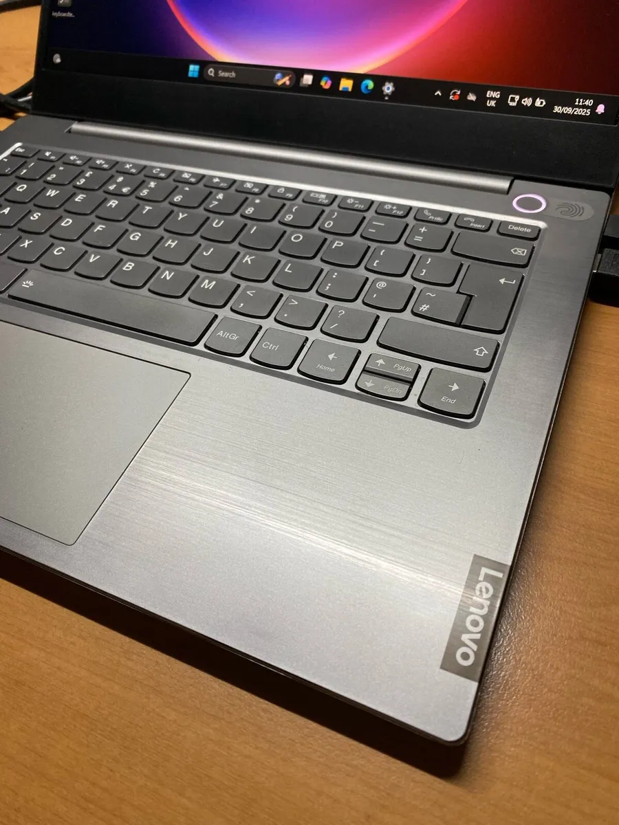 Lenovo i7 pro 16-512 windows 11 pro - Image 3