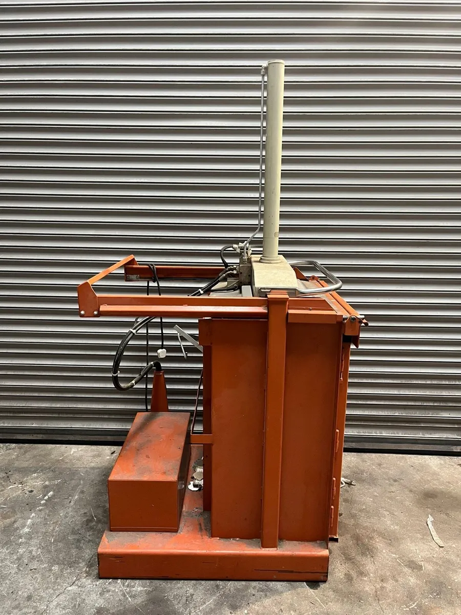 Cardboard plastic baler compactor recycling - Image 1