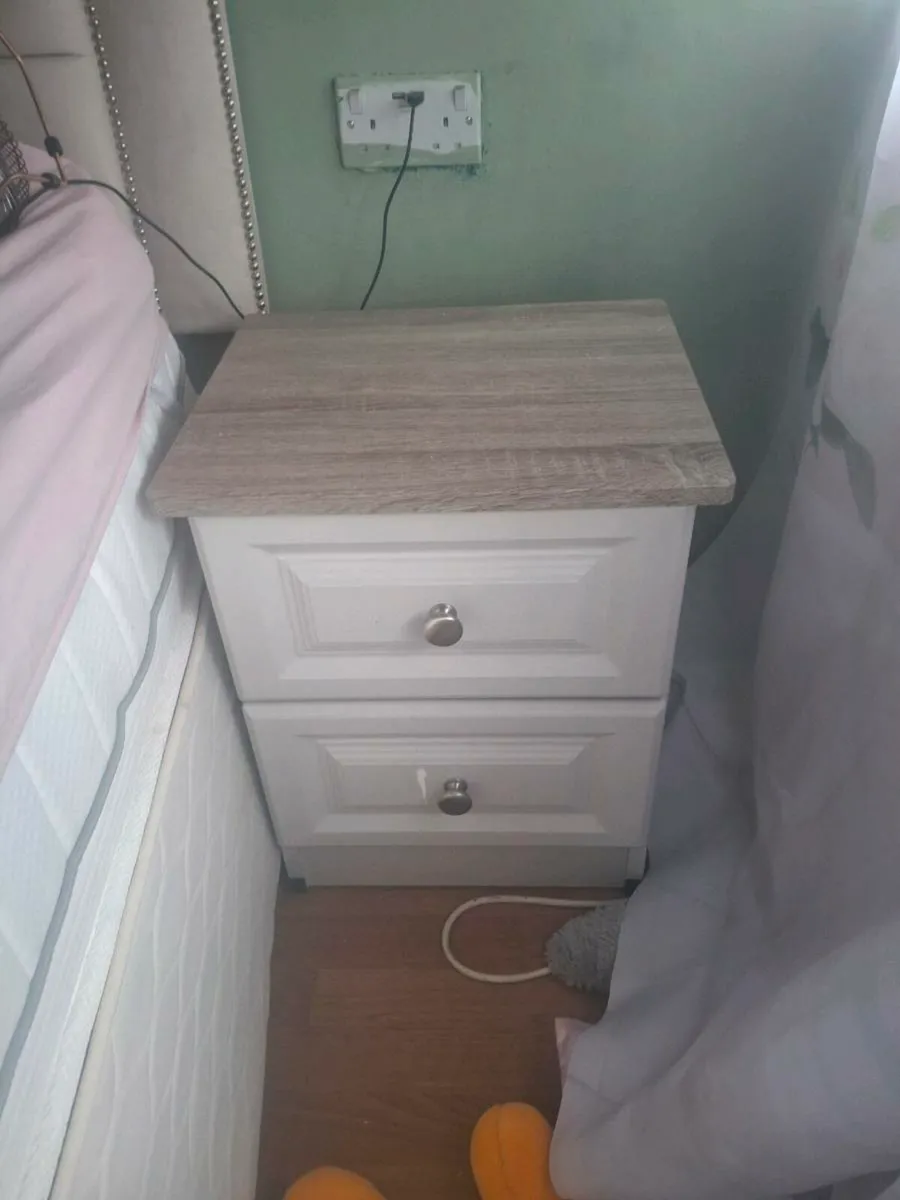 Chest of drawers and locker - Image 4