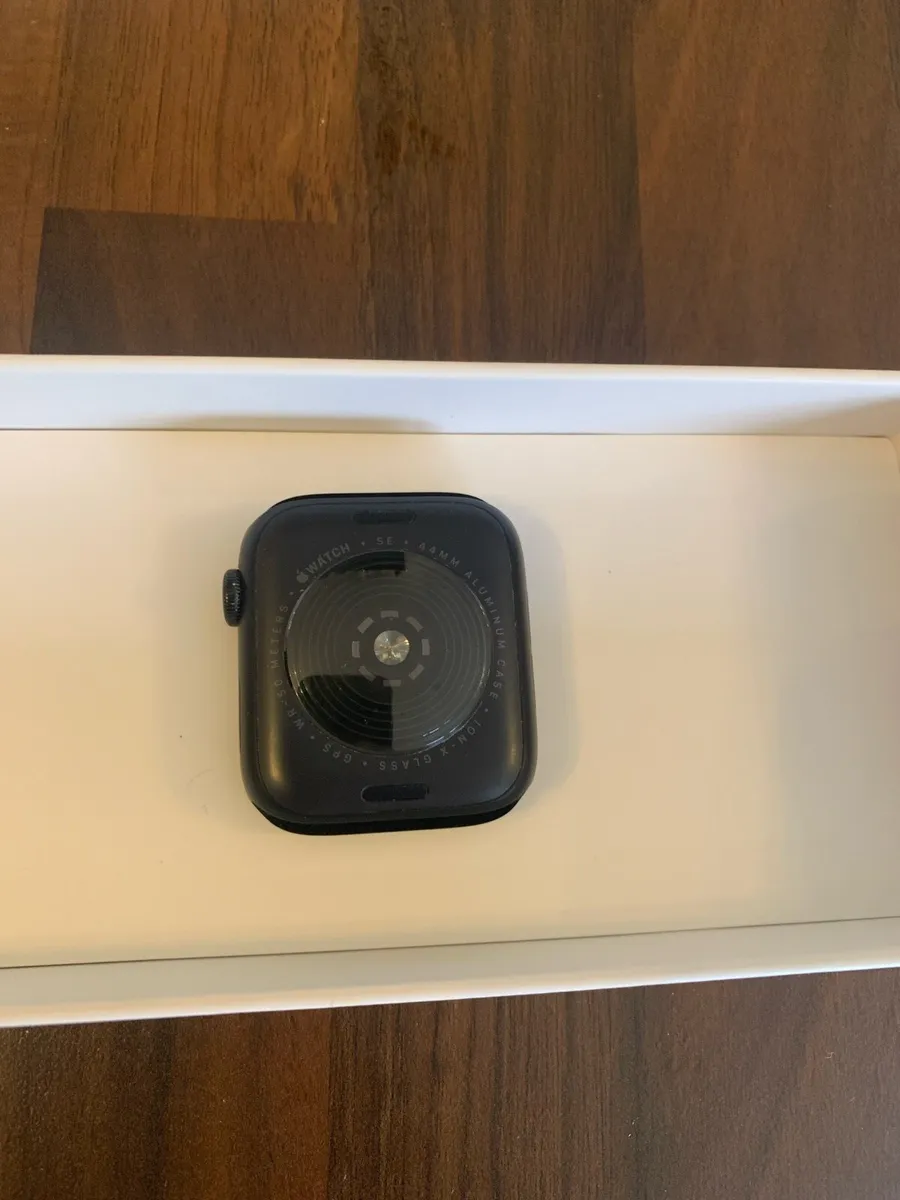 Apple Watch SE 2nd gen 2022 - Image 2