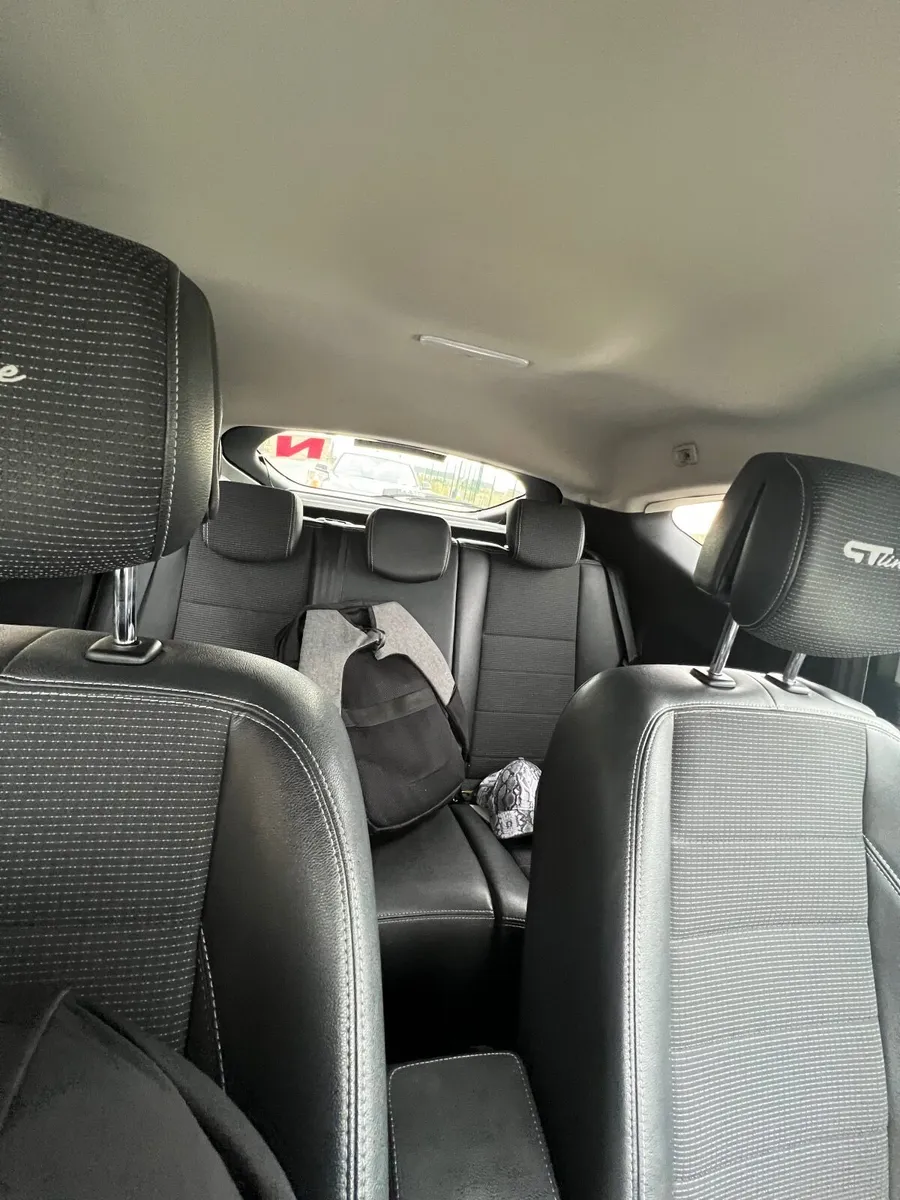 Renault Megane 2011 - Image 2