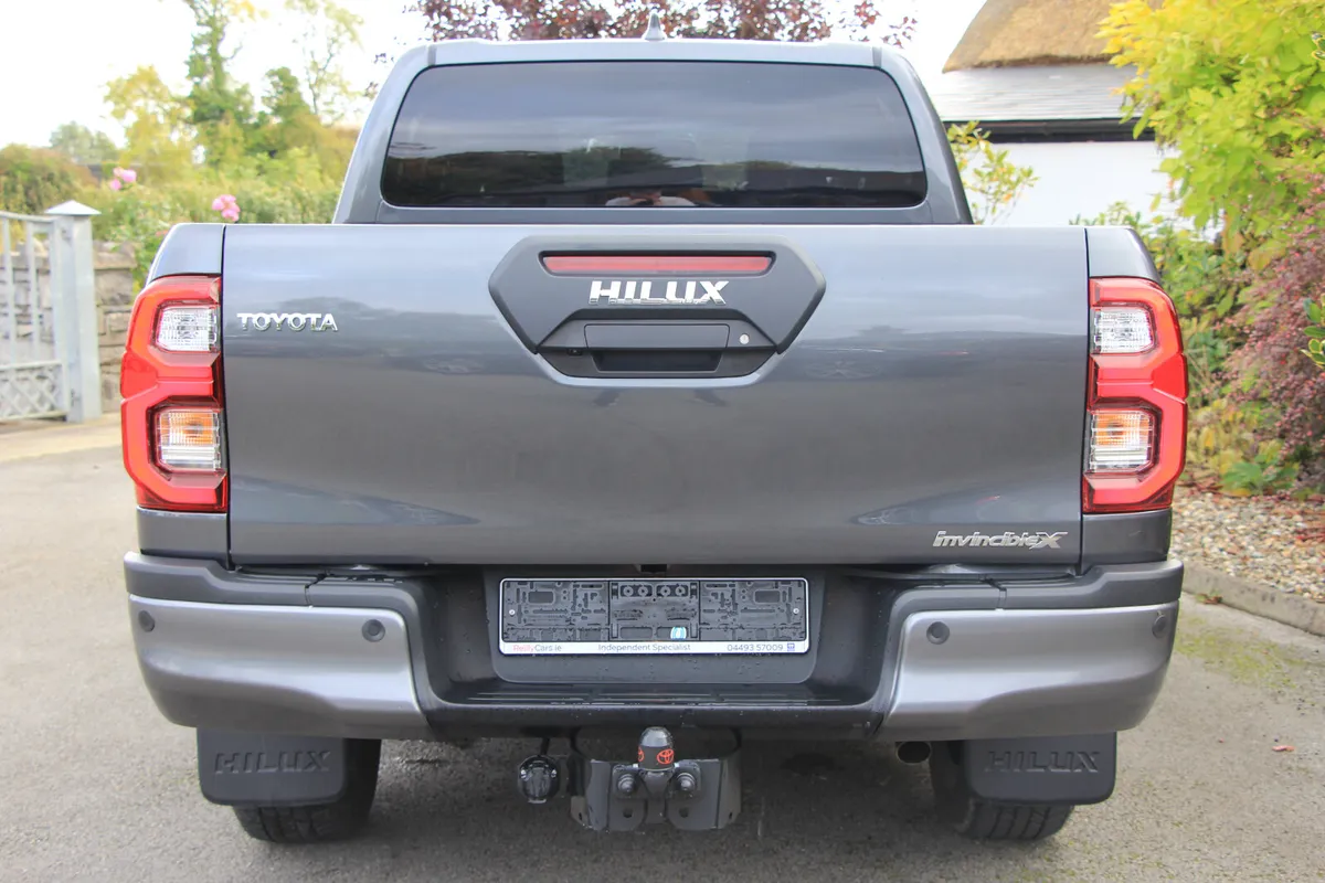 Hilux 252 Invincible X * Auto * Highest Spec - Image 4
