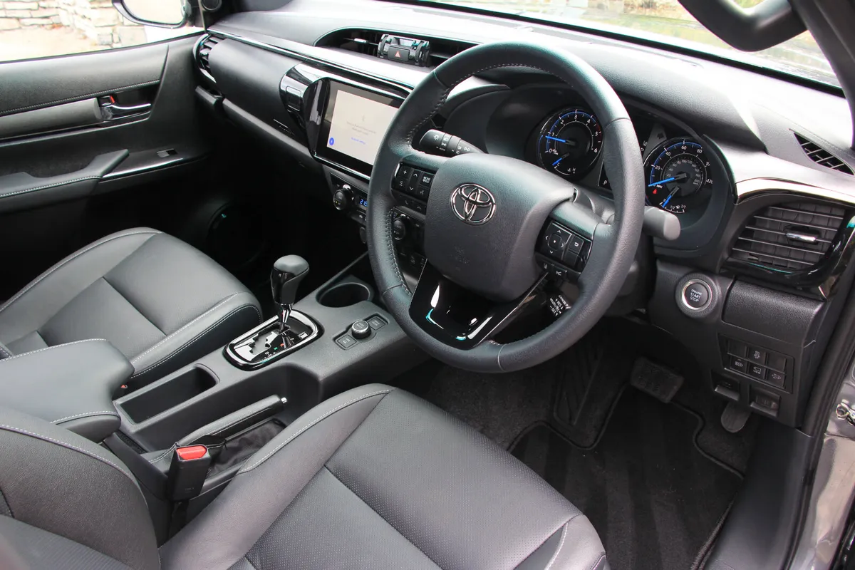 Hilux 252 Invincible X * Auto * Highest Spec - Image 3