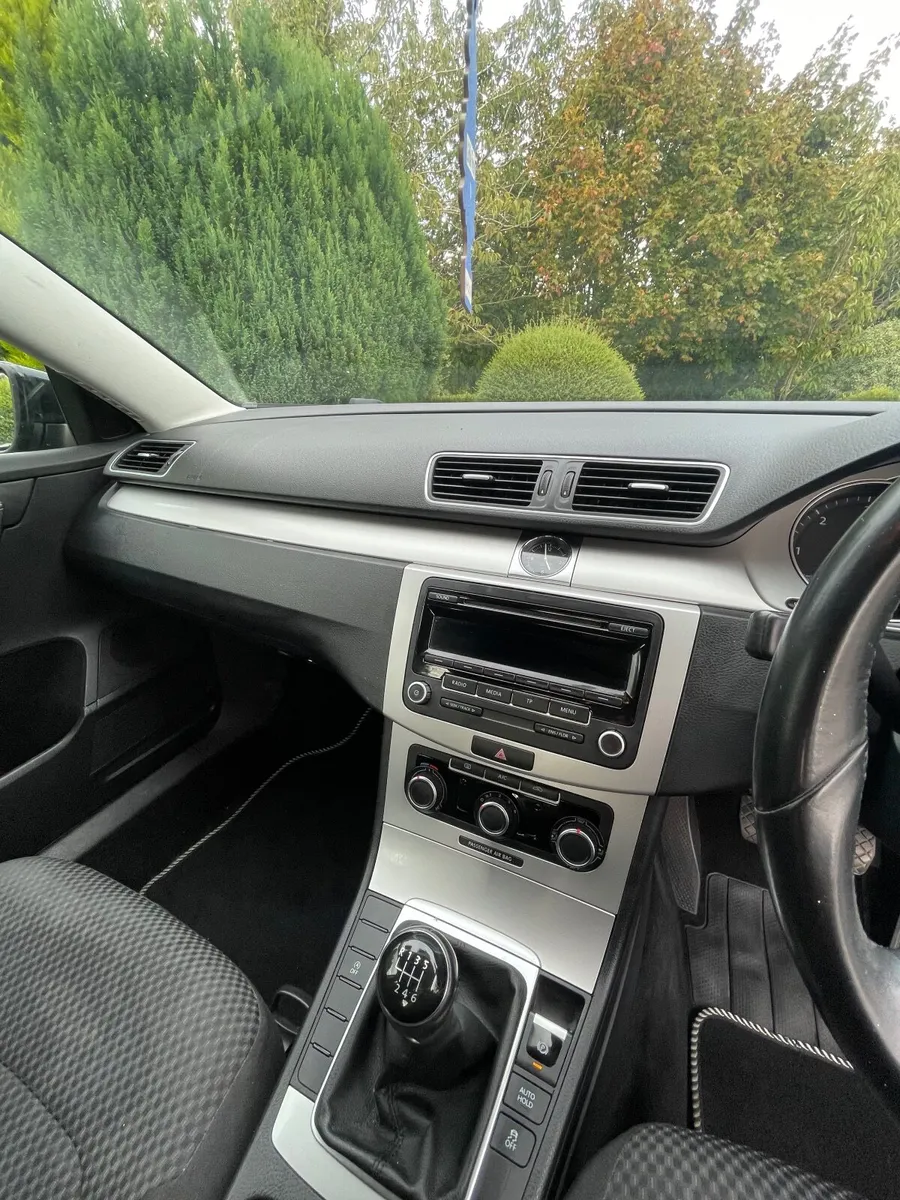 Volkswagen Passat 2013 - Image 4