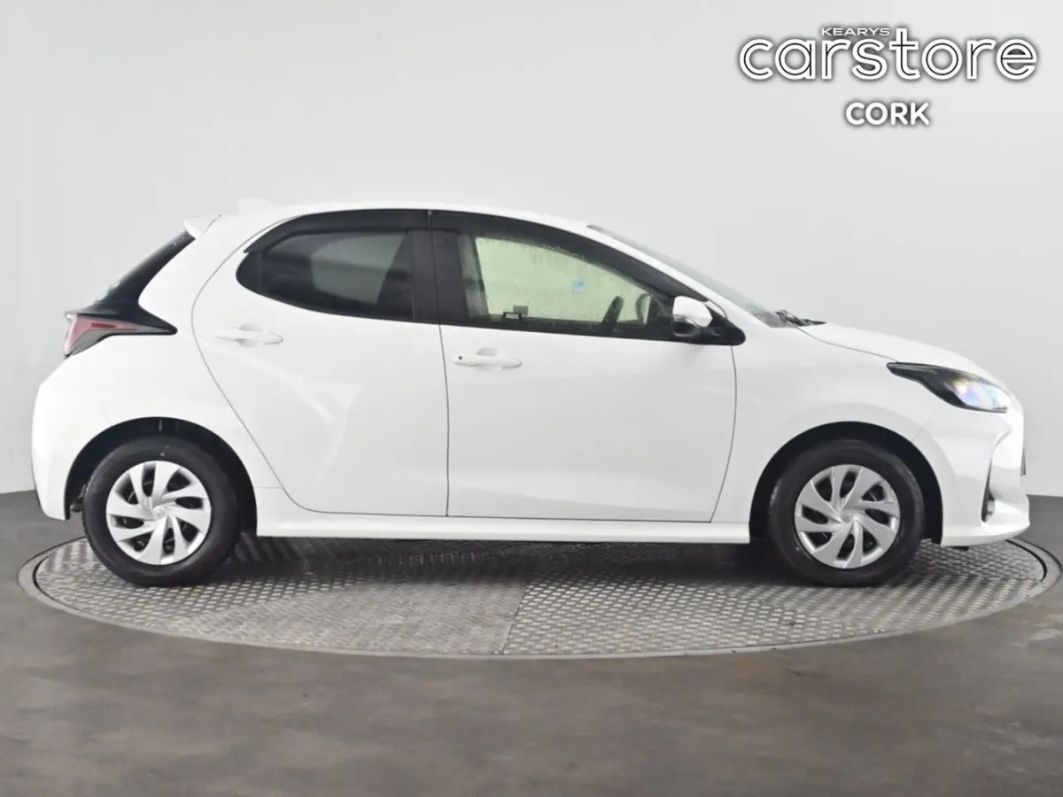 Toyota Yaris 1.5 Hybrid 5Dr Auto - Image 3