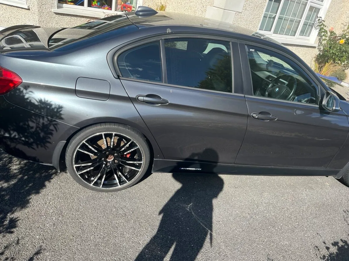 BMW 320d - Image 4