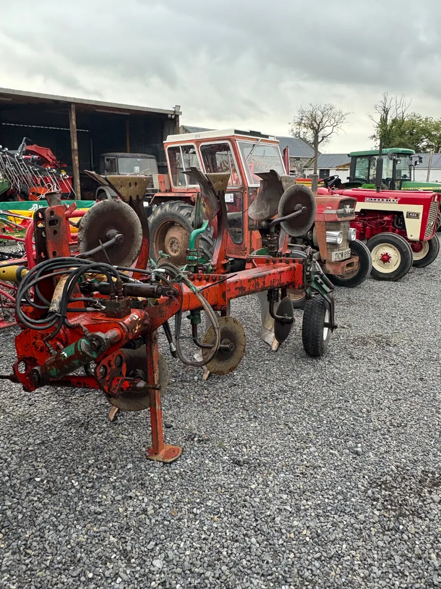 Kverneland reversible plough - Image 2