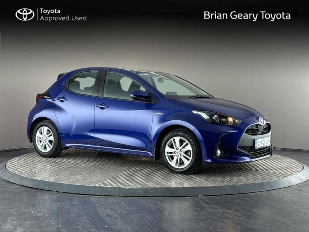 Toyota Yaris HYBRID LUNA - Image 1